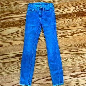 Universal thread skinny blue jeans no holes. Size 00/24R